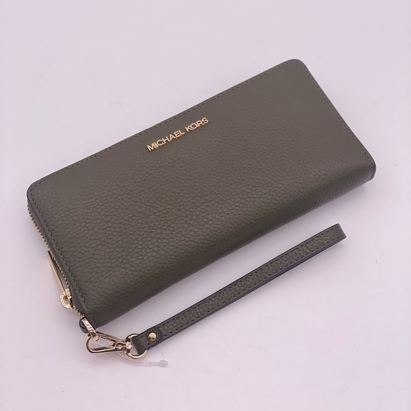 Michael Kors Large Continental
Wallet Wristlet Olive - Picture 4 of 9